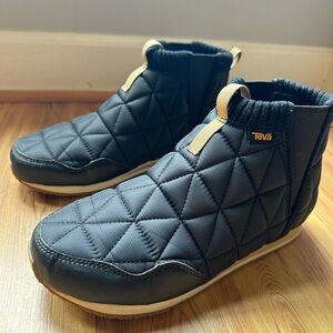 Teva ReEmber Mid Womens Size 9 Black Slip On Boots 1123431 Slippers Shoes